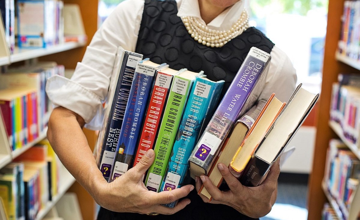 VOLNÁ MÍSTA: Knihovník/knihovnice – vedoucí odborných oddělení knihovny