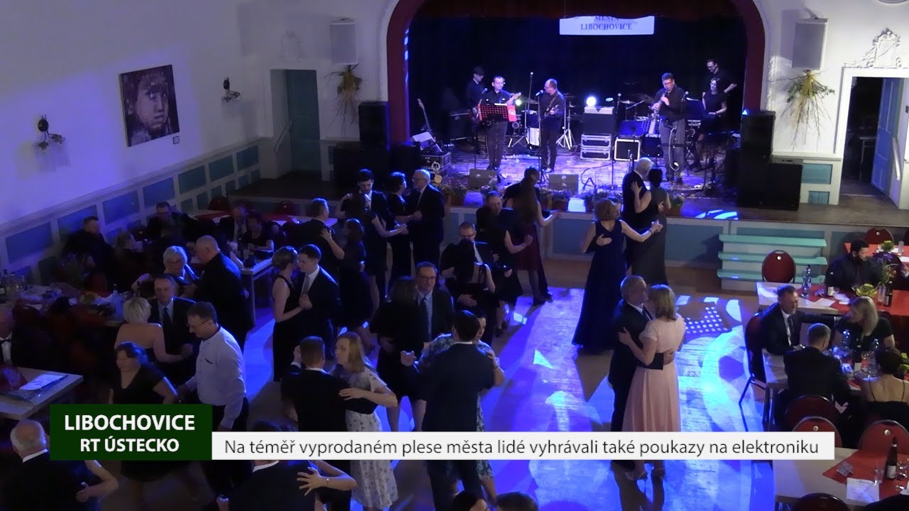 LIBOCHOVICE: Na téměř vyprodaném plese města lidé vyhrávali také poukazy na elektroniku