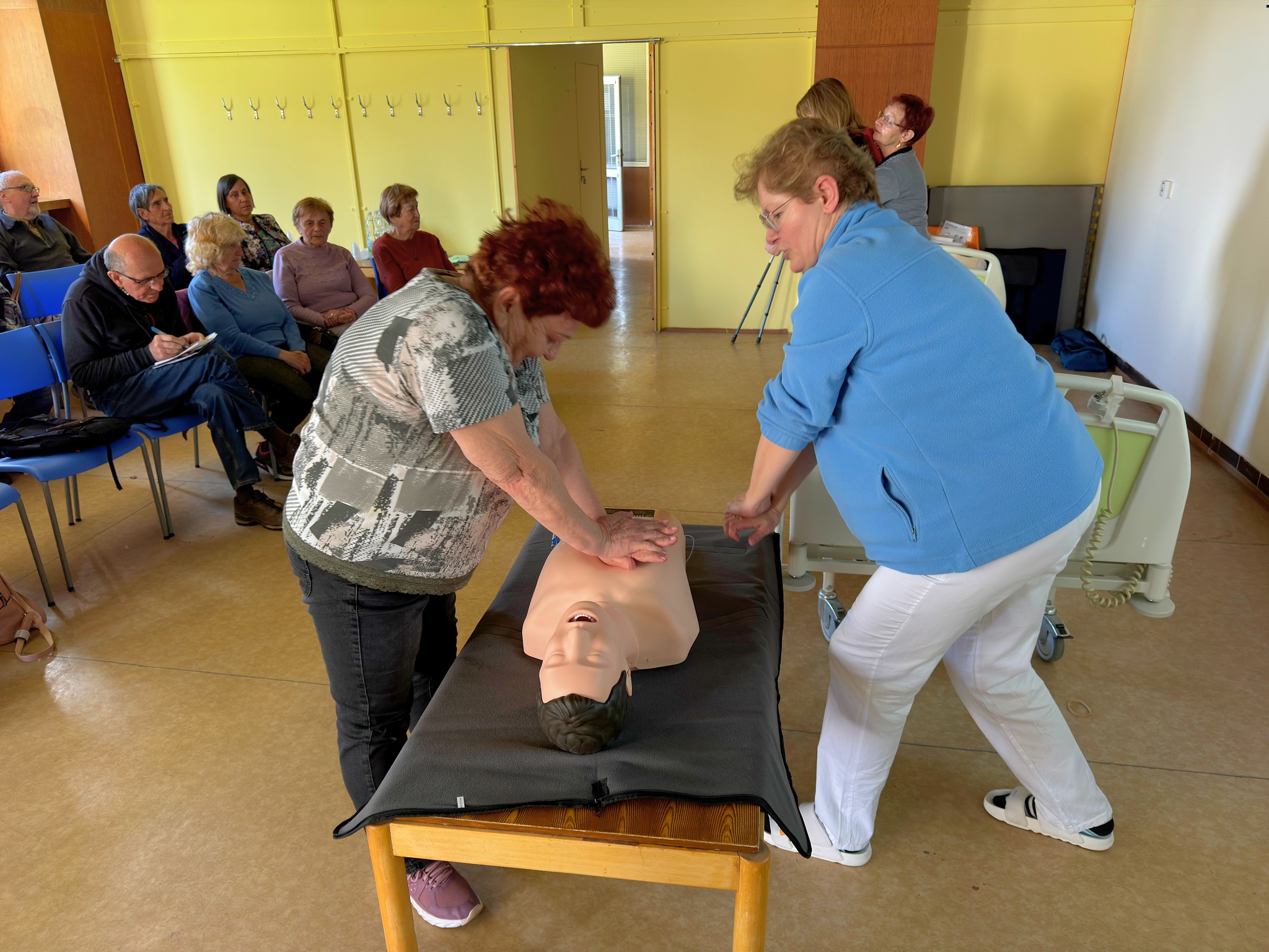 Litoměřičtí senioři si vyzkoušeli resuscitaci