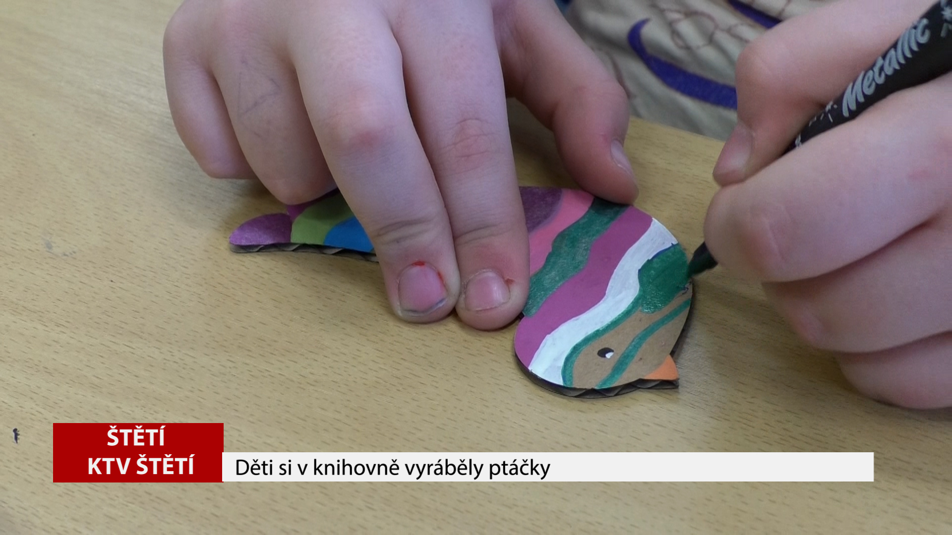 ŠTĚTÍ: Děti si v knihovně vyráběly ptáčky