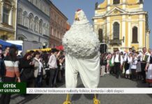ÚŠTĚK: 22. Úštěcké Velikonoce nabídly folklor, řemesla i obří slepici