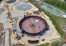 V Hněvicích na Litoměřicku už rostou do výšky nádrže na strategické zásoby pohonných hmot