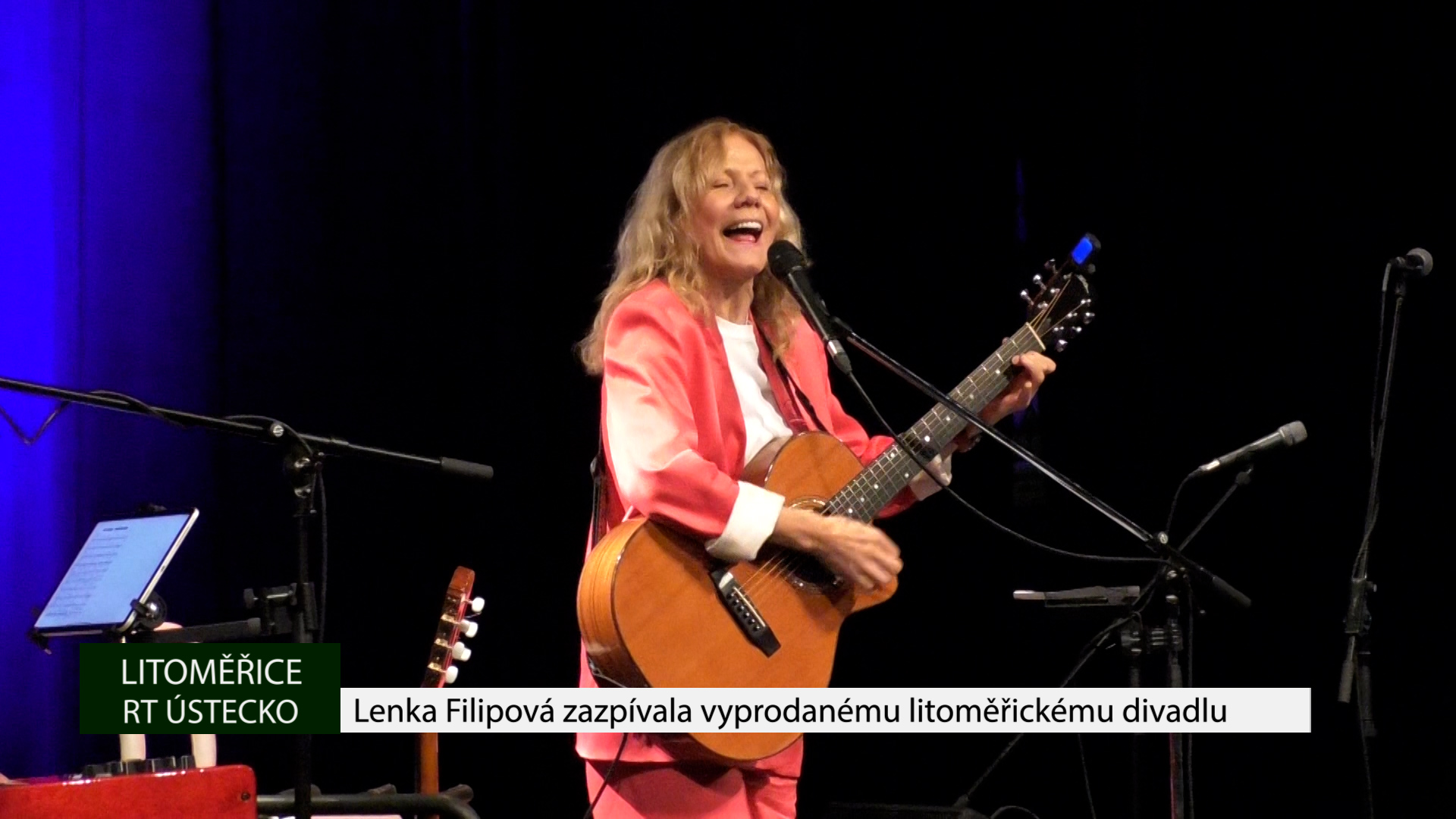 LITOMĚŘICE: Lenka Filipová zazpívala vyprodanému litoměřickému divadlu