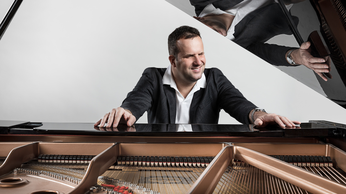 V Lovosicích vystoupí nevidomý klavírista a zpěvák Jan Jareš