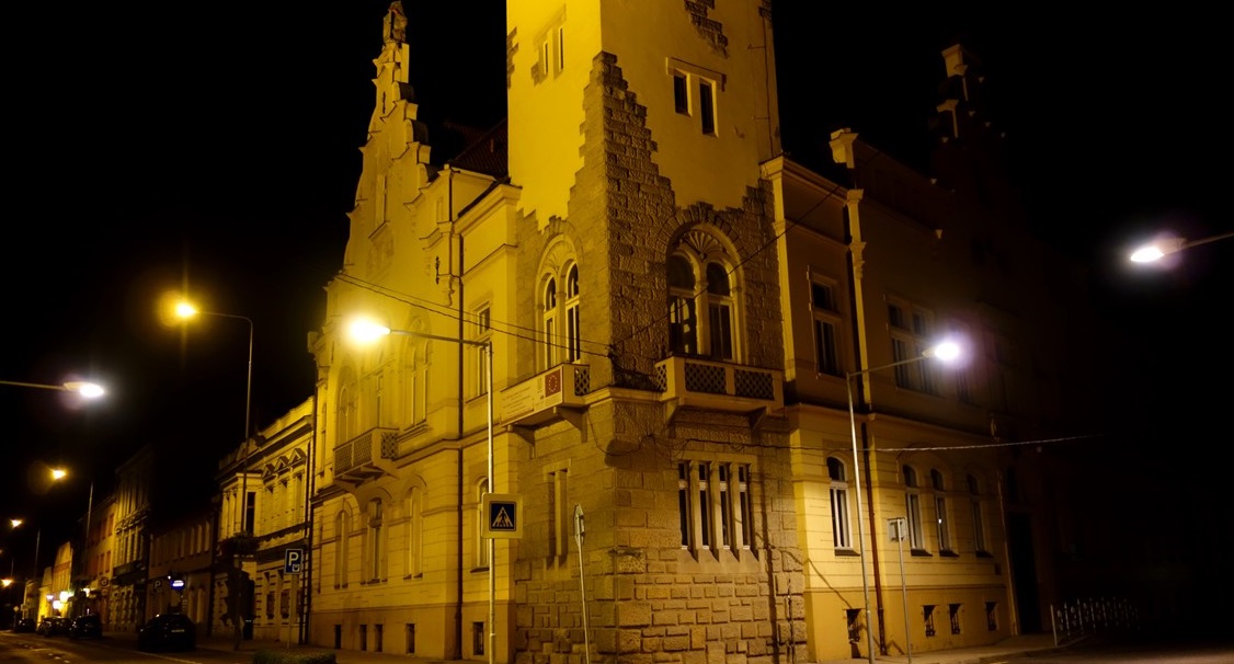Některé lampy veřejného osvětlení v Lovosicích nesvítí