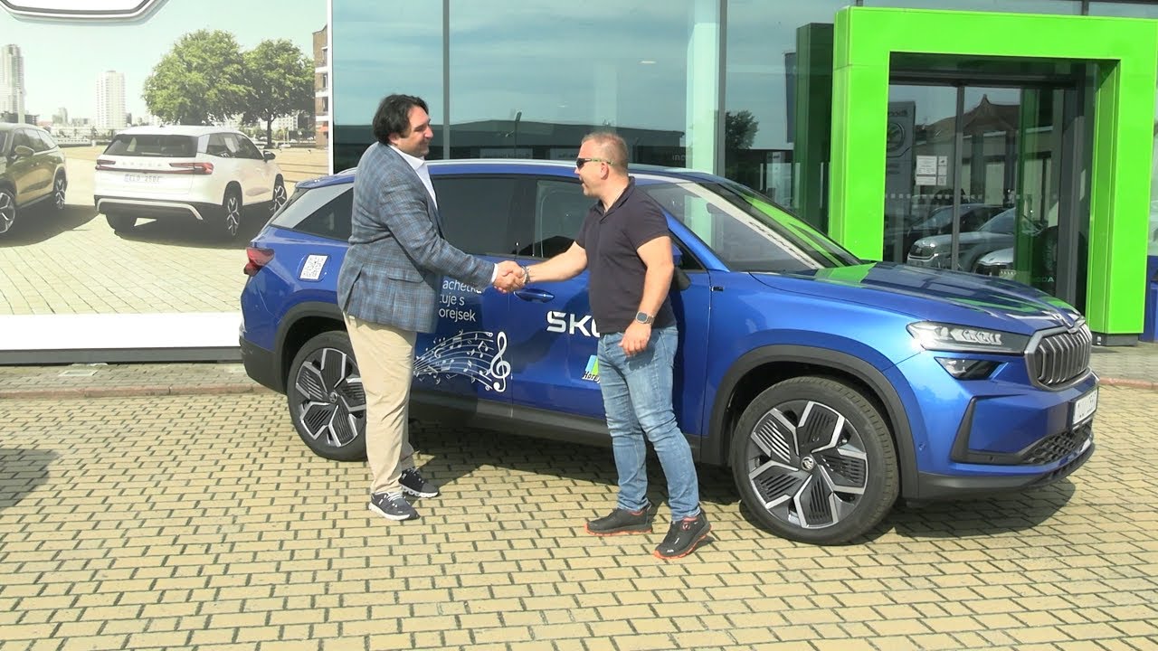 LITOMĚŘICE: Světoznámý operní pěvec Adam Plachetka převzal nový vůz