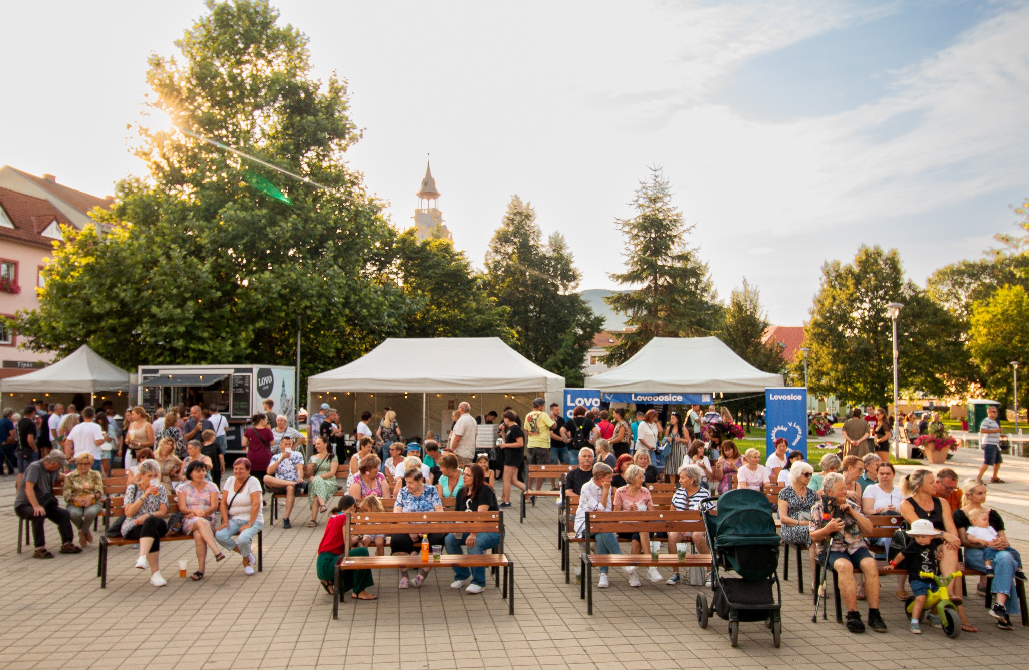 Swingový večer na lovosickém náměstí odmění welcome drinkem zdarma