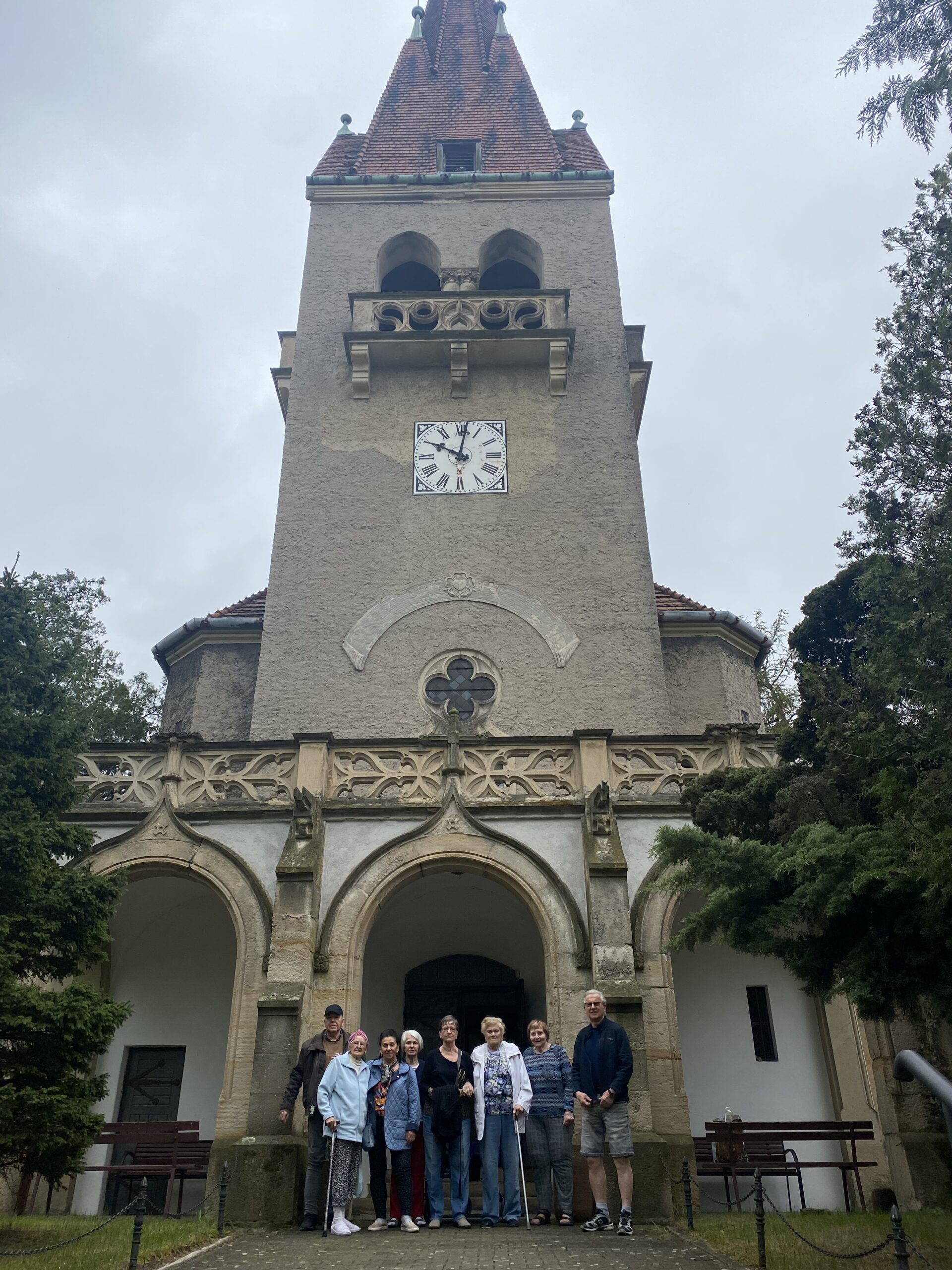 Klienti SeniorCentra SeneCura navštívili třebenické Muzeum českého granátu