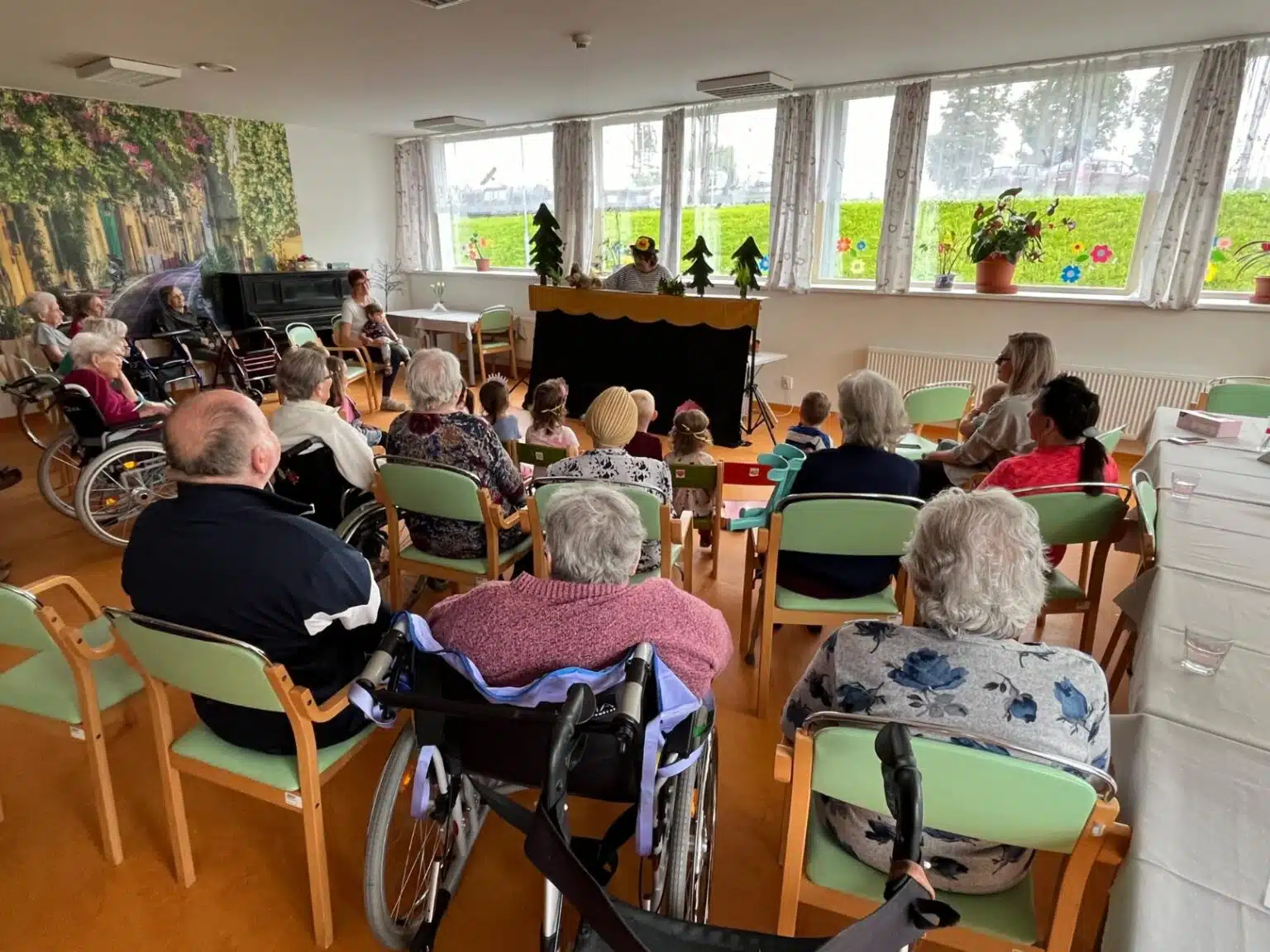 V SeniorCentru SeneCura v Terezíně zahrálo Štěpánčino divadélko