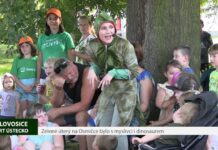 LOVOSICE: Zelené úterý na Osmičce bylo s myslivci i dinosaurem
