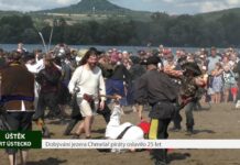 ÚŠTĚK: Dobývání jezera Chmelař piráty oslavilo 25 let