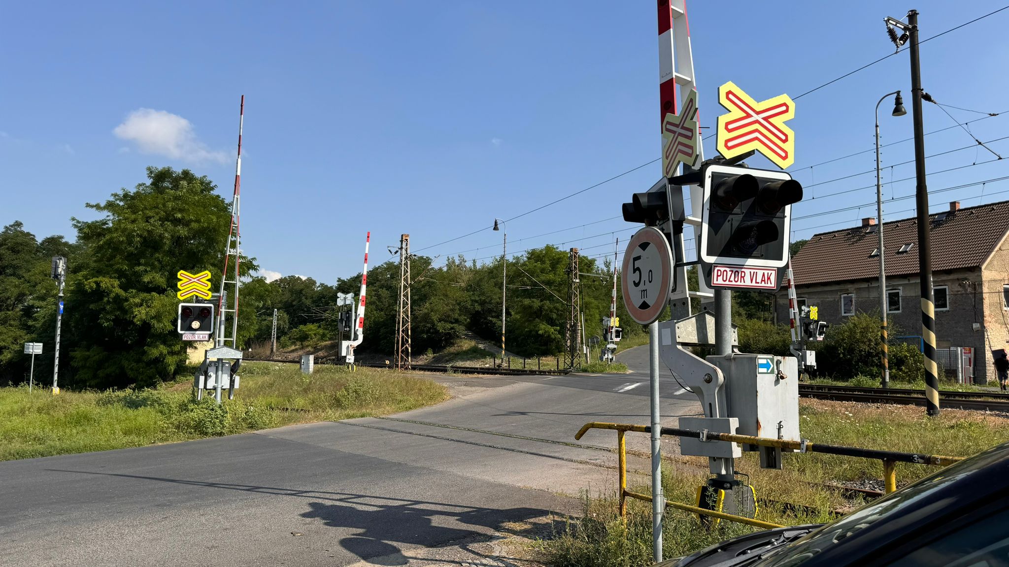 Pozor, železniční přejezdy ve Štětí a Stračí se uzavřou, připraveny budou náhradní trasy