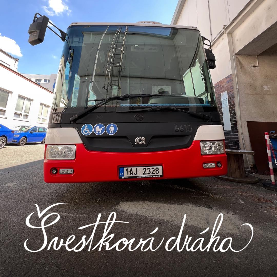 Švestková dráha má vlastní autobus, používat ho bude v náhradní dopravě
