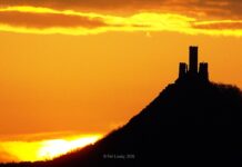 Užijte si západ slunce na hradě Házmburk a podpořte Hospic sv. Štěpána!