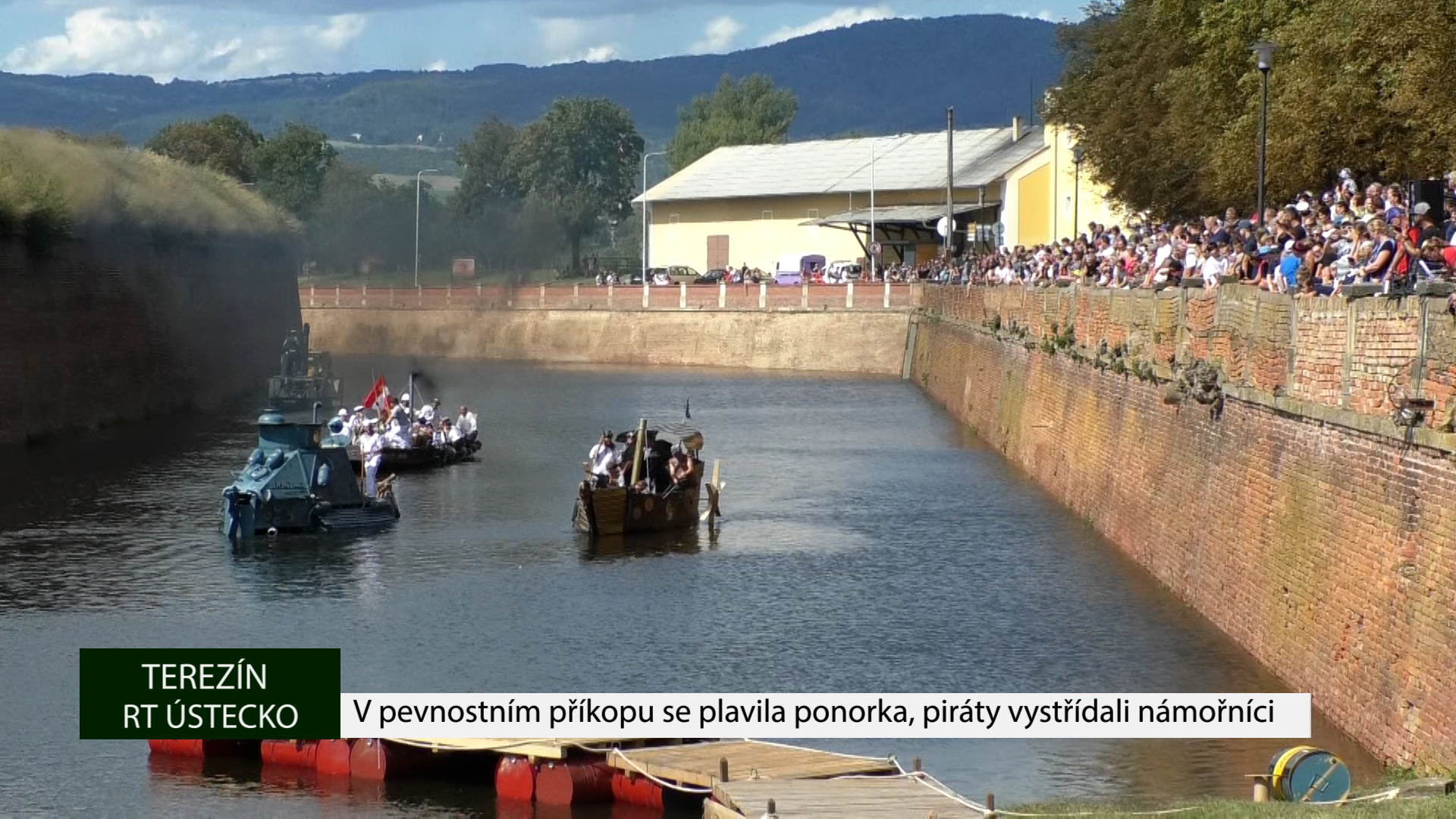 TEREZÍN: V pevnostním příkopu se plavila ponorka, piráty vystřídali námořníci