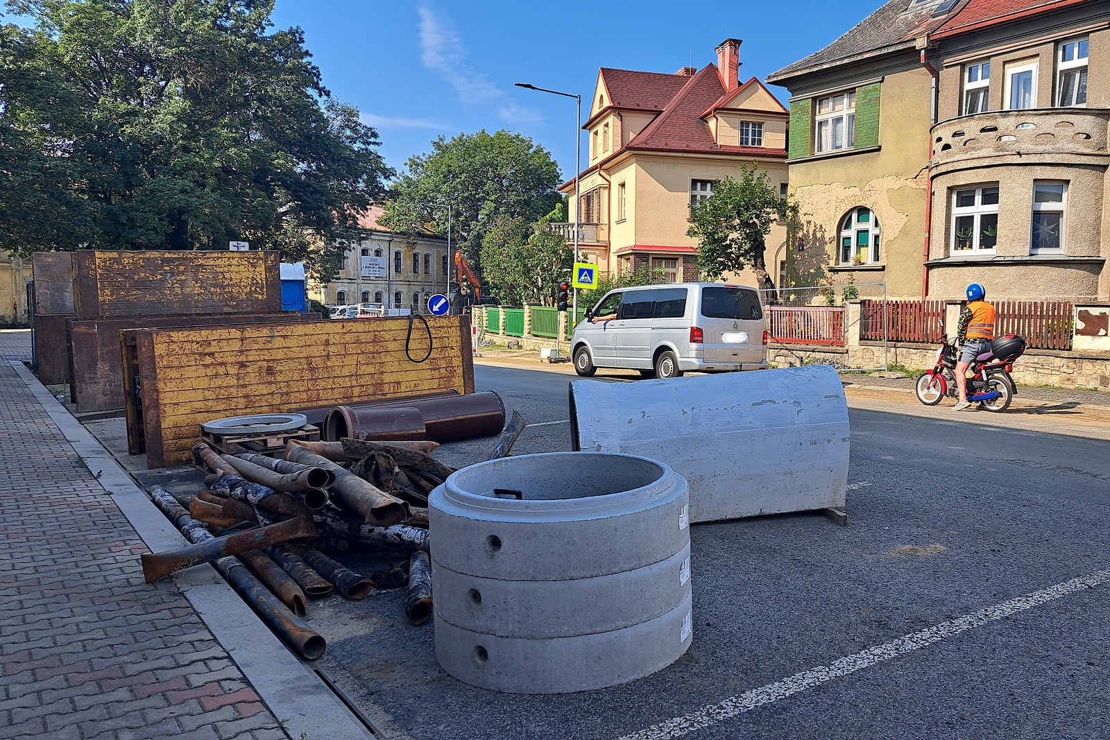 Dopravu ve Švermově ulici začaly nečekaně řídit semafory