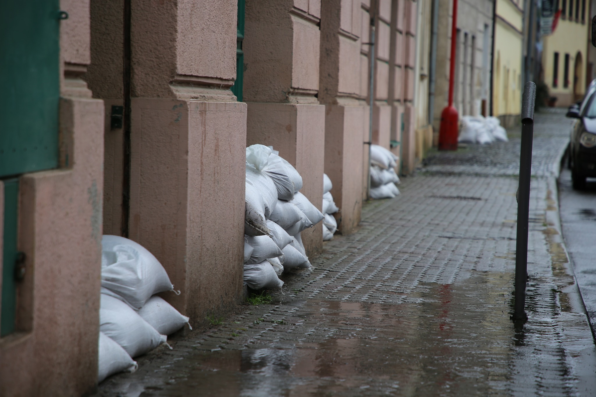 V Roudnici připravili už 1.000 pytlů s pískem