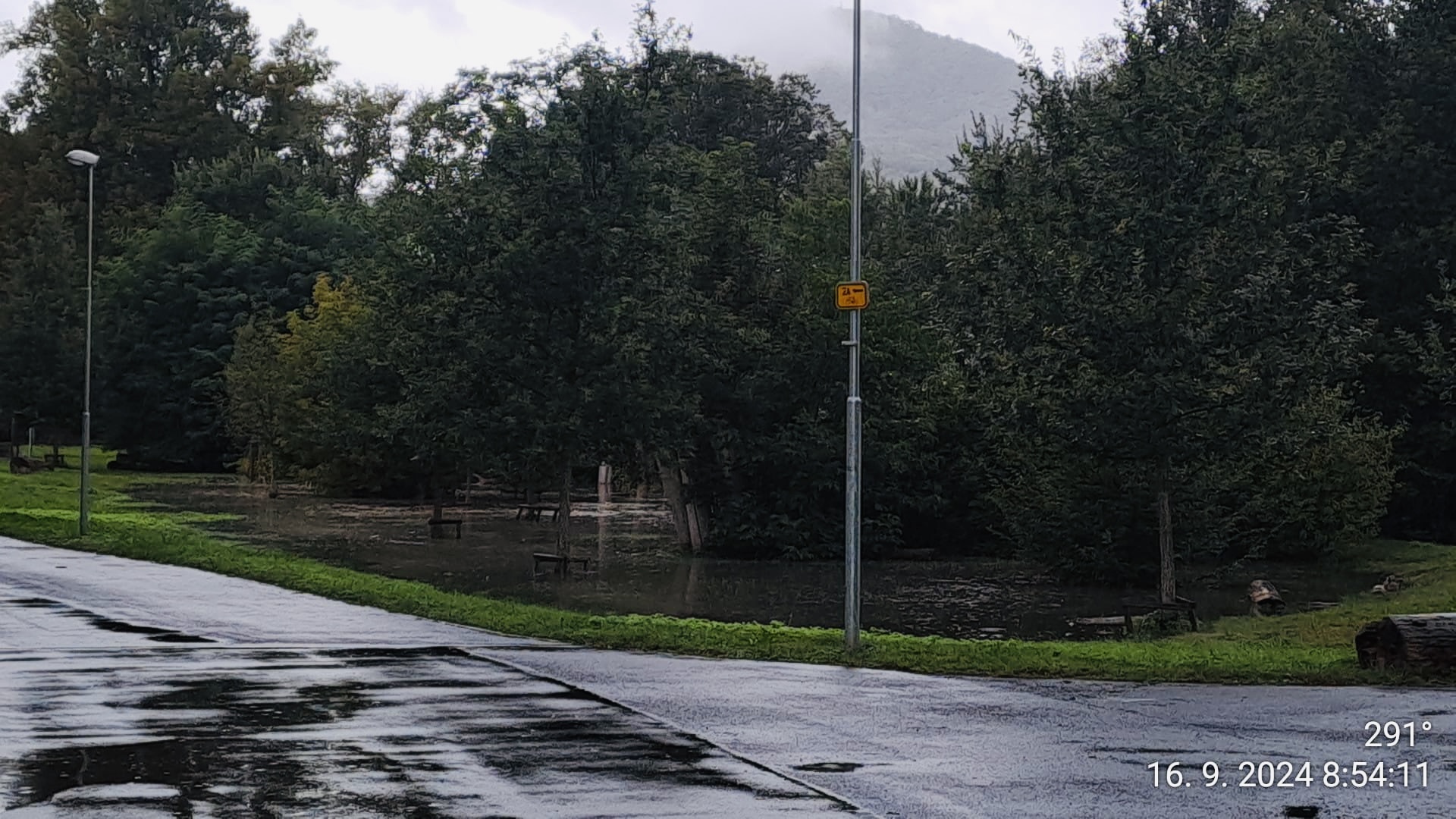 Modla v Lovosicích se zatím nevylila, voda stoupá pomaleji, než se čekalo