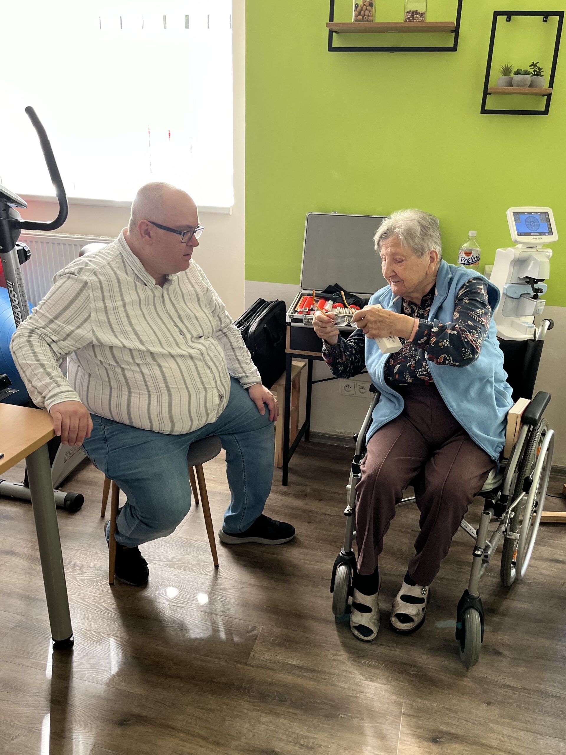 V SeniorCentru SeneCura v Terezíně se věnovali zraku klientů