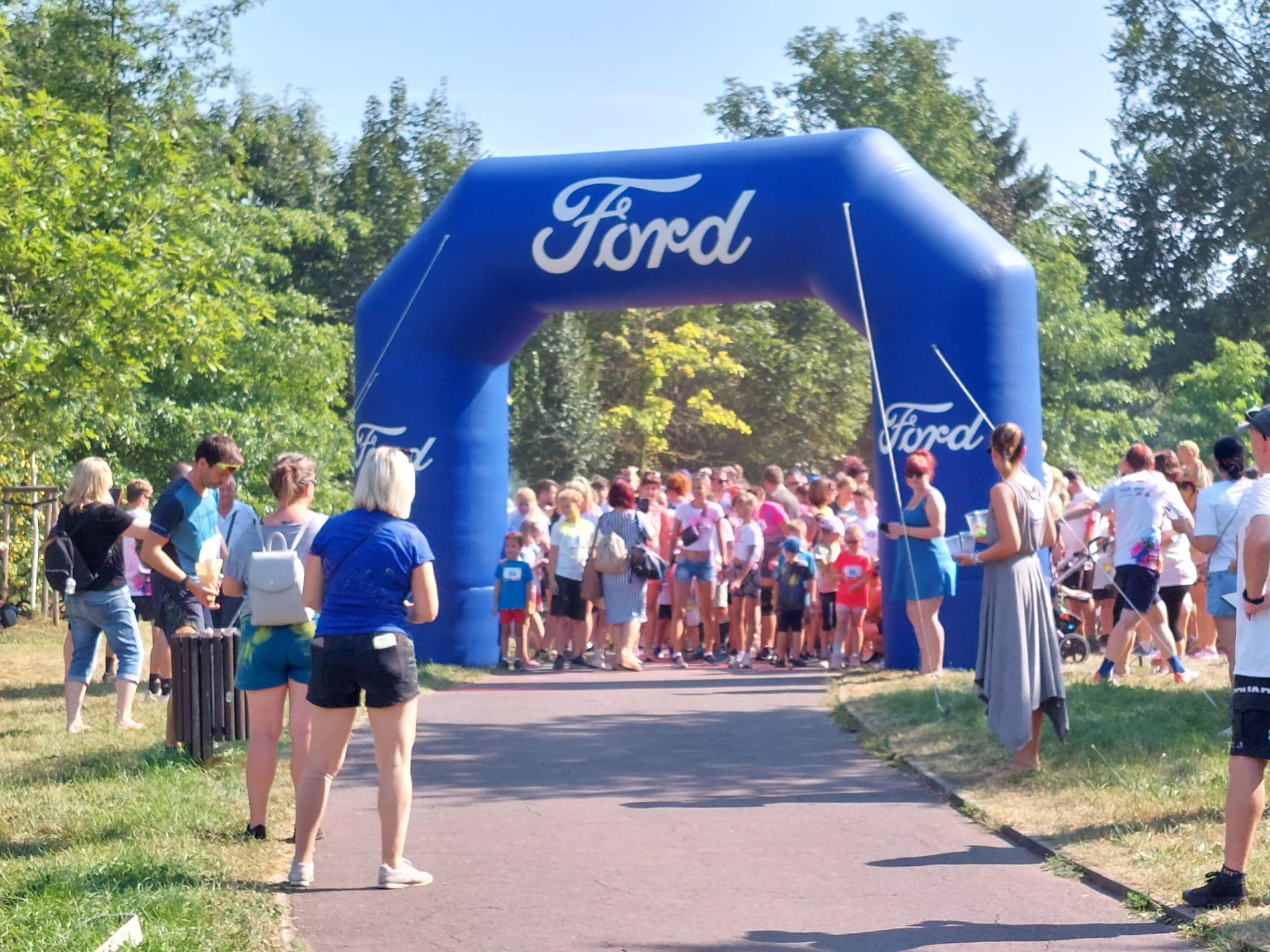 Fotogalerie: Třetí ročník Benefičního barevného běhu v Lovosicích