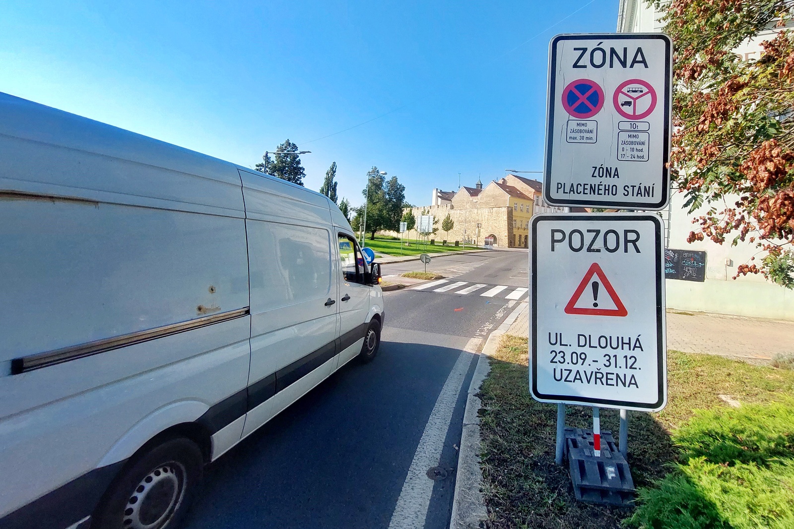 V pondělí začnou dopravní omezení na Tyršově náměstí a v Dlouhé ulici