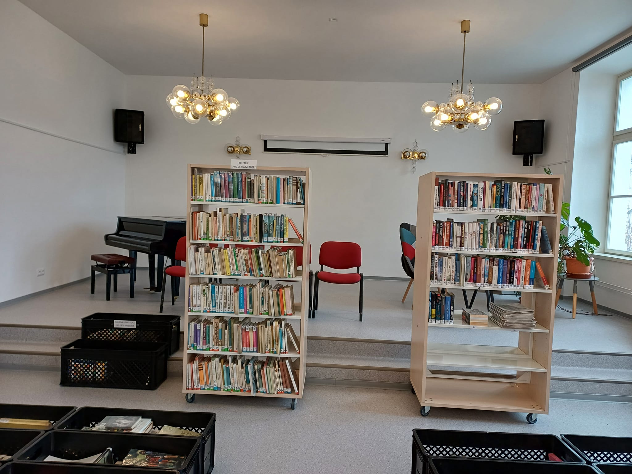 V roudnické knihovně začal Bazar vyřazených knih