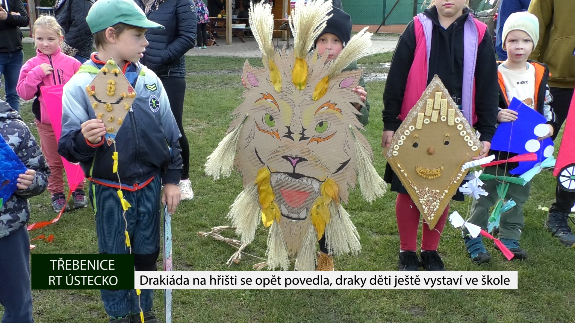 TŘEBENICE: Drakiáda na hřišti se opět povedla, draky děti ještě vystaví ve škole