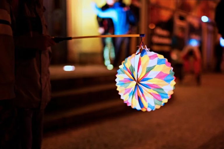 Lovosická ZŠ Antonína Baráka pořádá Lampionový průvod