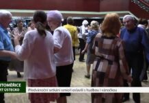 LITOMĚŘICE: Předvánoční setkání senioři oslavili s hudbou i vánočkou