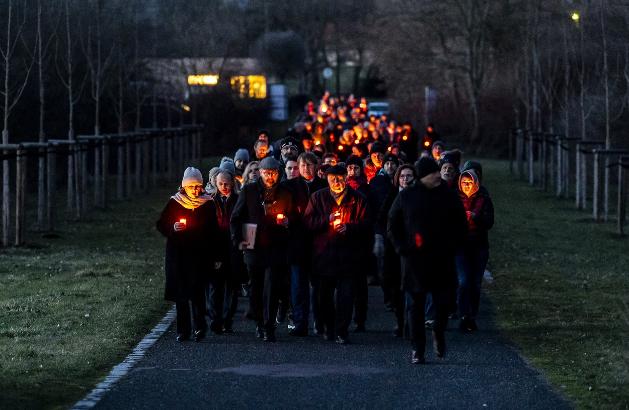 Den obětí holocaustu připomene Průvod světel a divadelní představení