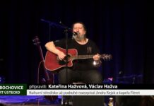 LIBOCHOVICE: Kulturní středisko už podruhé rozezpíval Jindra Kejak a kapela Fleret