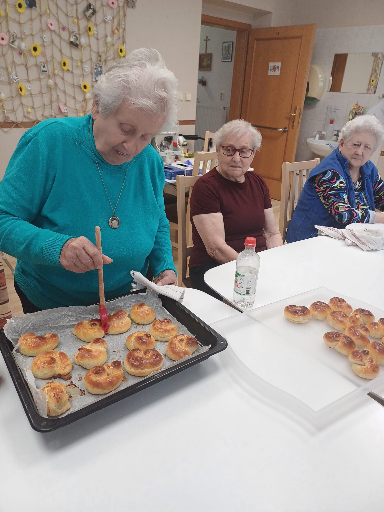 Klienti Domova na Dómském pahorku už mají výzdobu i jidáše