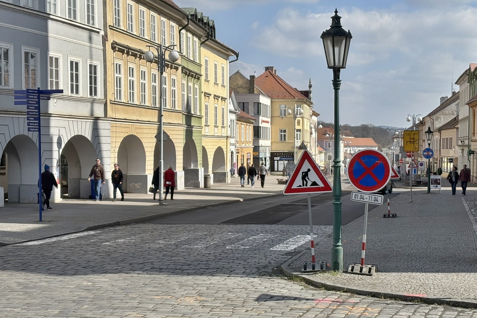 Začala rekonstrukce plynovodu v Dlouhé a Mostecké ulici
