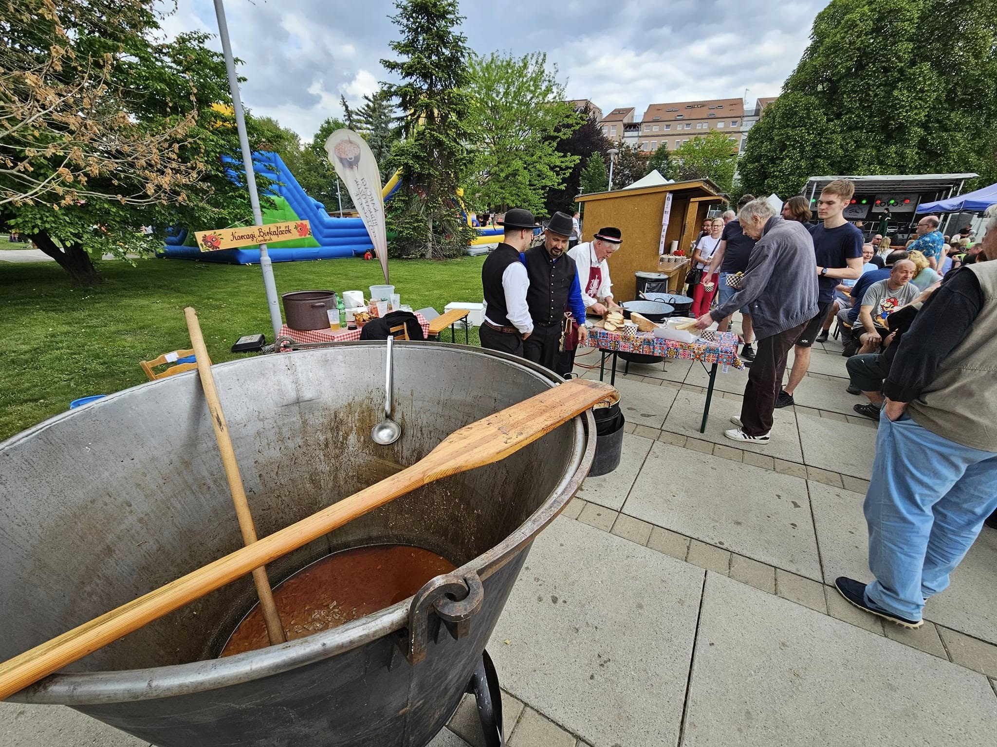 Lovosický Gulášfest a Slavnosti piva proběhnou přímo na náměstí