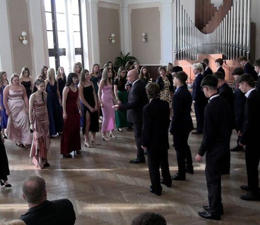 LITOMĚŘICE: Minitaneční na ZŠ Boženy Němcové zakončil Věneček