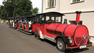 TEREZÍN: Senioři ze SeneCury se projeli výletním vláčkem