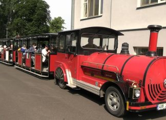 TEREZÍN: Senioři ze SeneCury se projeli výletním vláčkem