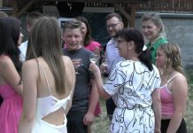 LITOMĚŘICE: Lingua Universal připravila pro deváťáky slavnostní předání vysvědčení i přípitek