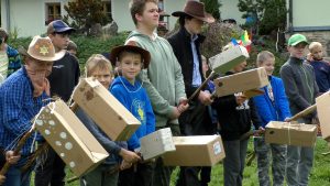 JIŘETÍN P. JEDLOVOU: Letní soustředění chlapeckého pěveckého sboru Páni kluci se neslo v duchu divokého západu