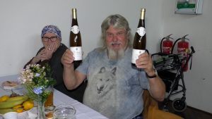 KEBLICE: Senioři z Keblic oslavili svůj den s kouzelníkem a dobrou náladou