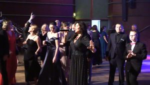 Fotogalerie: 3. Absolventský ples Gymnázia Josefa Jungmanna. Hlavní hvězdou byla Ilona Csáková