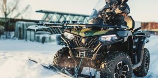 Zima pod kontrolou: profesionální úklid v obcích s čtyřkolkami CFMOTO a GOES vybavenými sněhovou radlicí