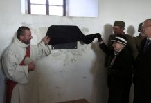 FOTOGALERIE: V Malé pevnosti Památníku Terezín byla odhalena pamětní deska vojenského odboje
