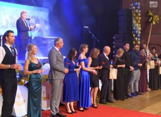 LITOMĚŘICE: 3. Absolventský ples Gymnázia J. Jungmanna