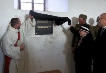 TEREZÍN: V Malé pevnosti odhalili pamětní desku vojenskému odboji