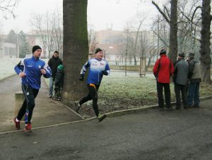 Silvestrovský běh na Osmičce letos startuje u Jachťáku