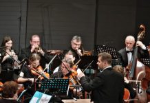 FOTOGALERIE: Symfonici s ‚Rybovkou‘ vyprodali kulturní dům