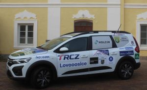 Nové auto usnadní péči o děti v Dětském domově Dlažkovice Nové auto usnadní péči o děti v Dětském domově Dlažkovice