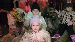 ŠTĚTÍ: Krampus show přilákala stovky lidí