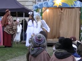 Tradiční Živý betlém opět rozzáří Dómské náměstí a pomůže hospici